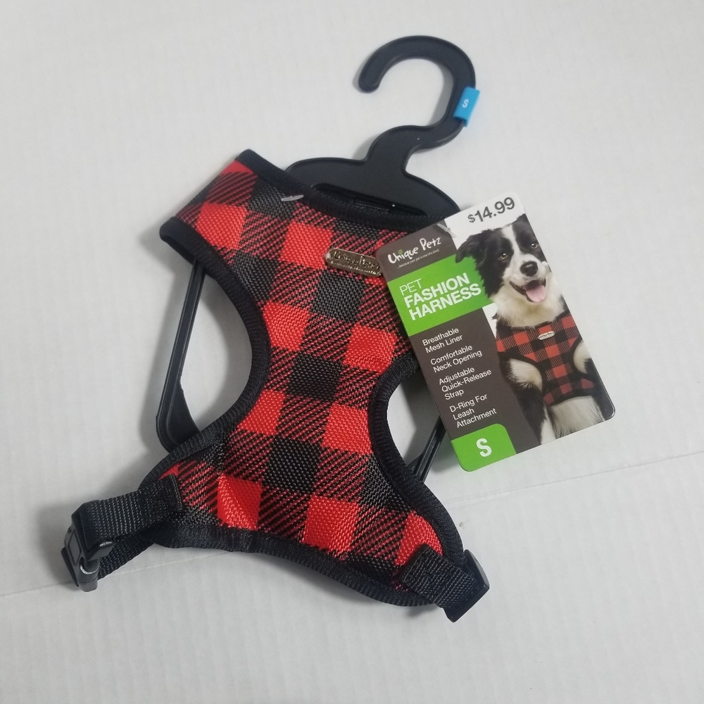 NWT UNIQUE PETZ RED AND BLACK PLAID DOG HARNESS SIZE SMALL